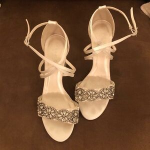Paradox London Hira sandal, ivory, size 8.5, very good condition!